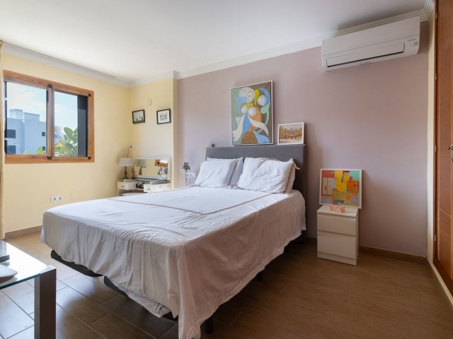 4 Slaapkamer Rijtjeshuis in La Carihuela