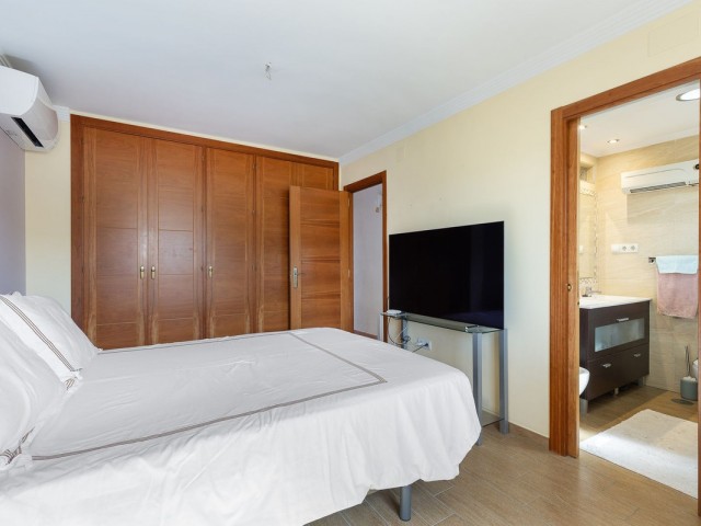 4 Slaapkamer Rijtjeshuis in La Carihuela