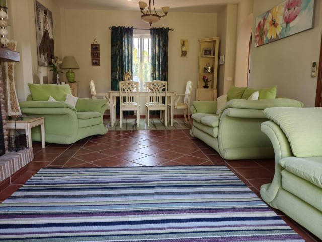 Villa con 3 Dormitorios  en Alhaurín el Grande