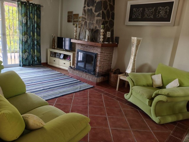 Villa con 3 Dormitorios  en Alhaurín el Grande