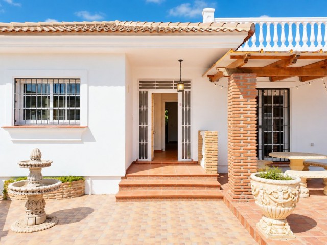 Villa avec 5 Chambres  à Alhaurín de la Torre