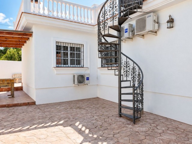 Villa avec 5 Chambres  à Alhaurín de la Torre