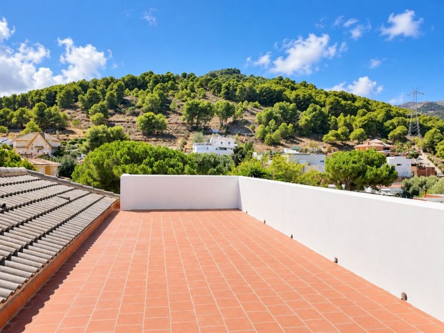 Villa avec 5 Chambres  à Alhaurín de la Torre