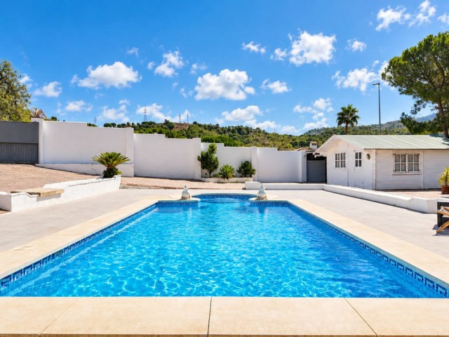 Villa avec 5 Chambres  à Alhaurín de la Torre