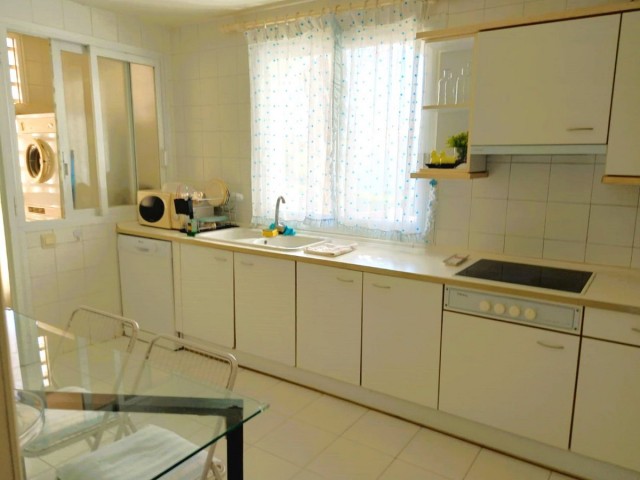 Appartement avec 3 Chambres  à Guadalmina Baja