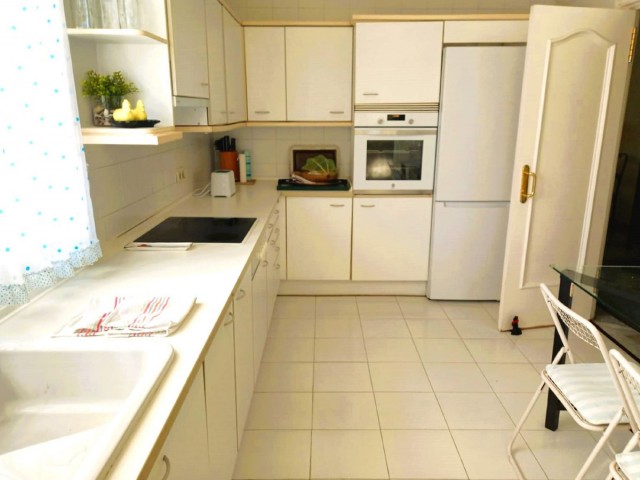 Appartement avec 3 Chambres  à Guadalmina Baja