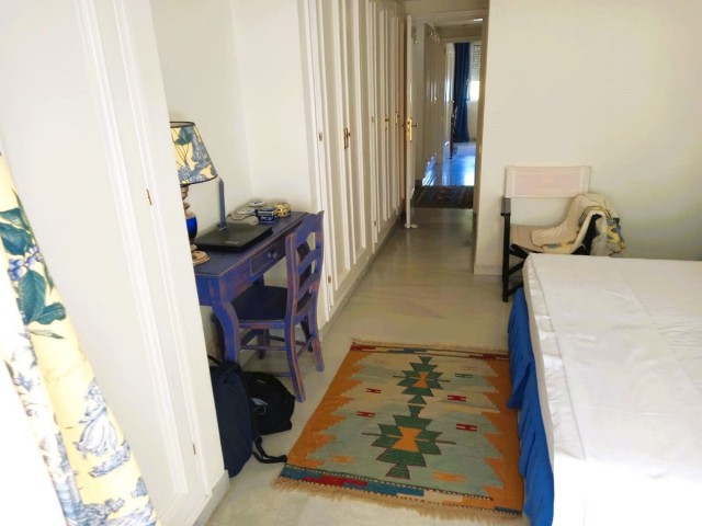 Appartement avec 3 Chambres  à Guadalmina Baja