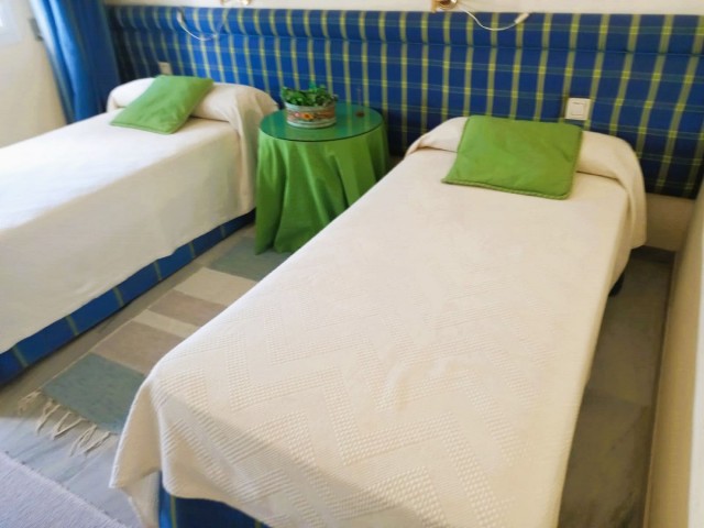 Appartement avec 3 Chambres  à Guadalmina Baja