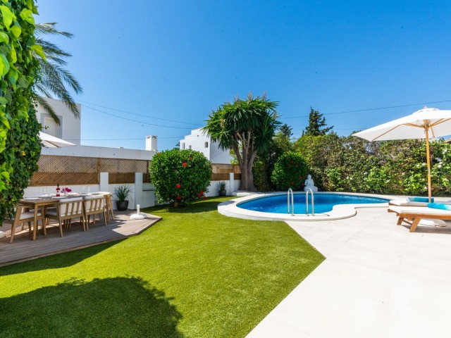 Villa, Marbesa, R5488297