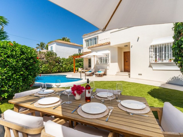 Villa, Marbesa, R5488297