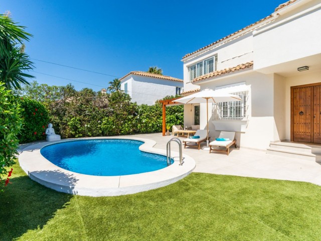 Villa avec 3 Chambres  à Marbesa