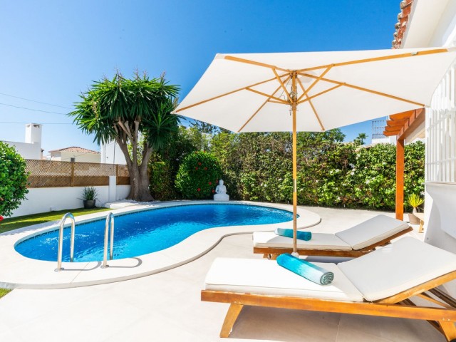 Villa avec 3 Chambres  à Marbesa