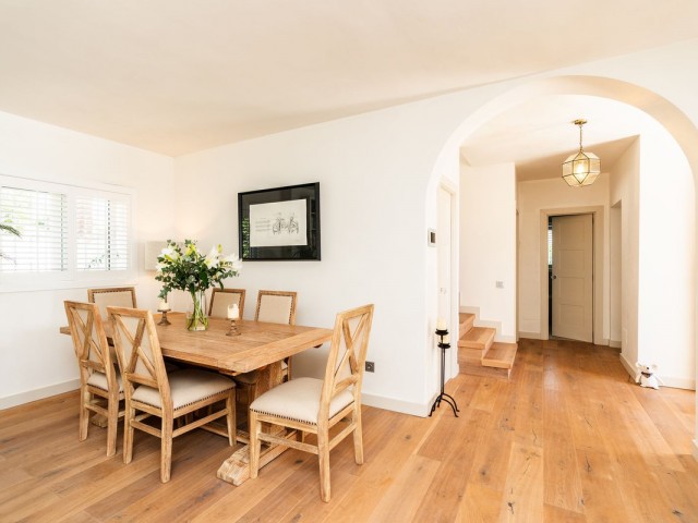 Villa avec 3 Chambres  à Marbesa