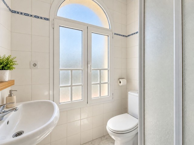 Apartamento con 2 Dormitorios  en Puerto de Cabopino