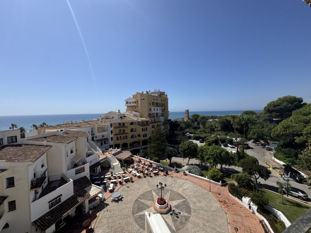 Apartamento con 2 Dormitorios  en Puerto de Cabopino