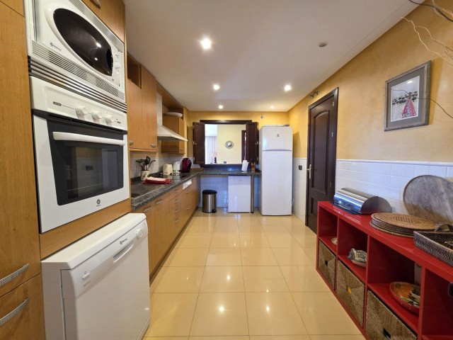 Apartment, La Mairena, R5491234