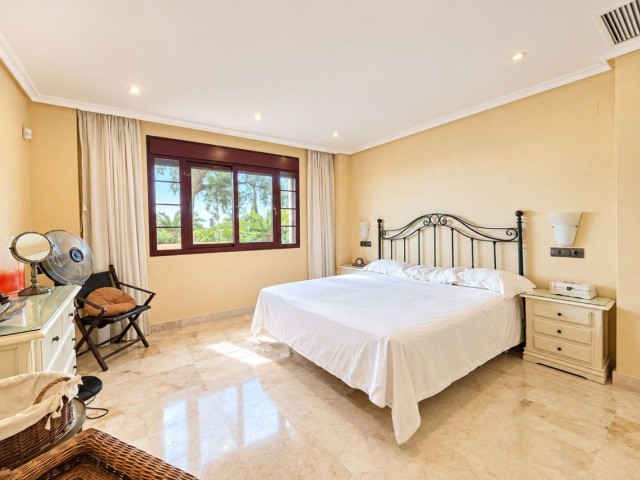 Apartment, La Mairena, R5491234