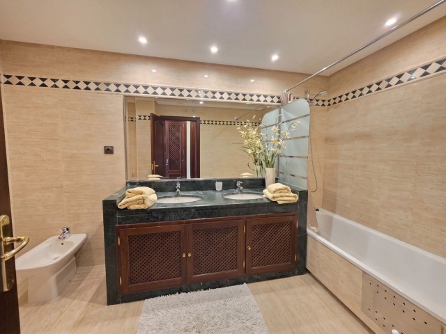 Apartamento con 2 Dormitorios  en La Mairena