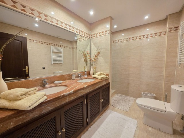 Apartamento con 2 Dormitorios  en La Mairena