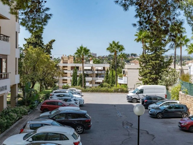 2 Bedrooms Apartment in Nueva Andalucía