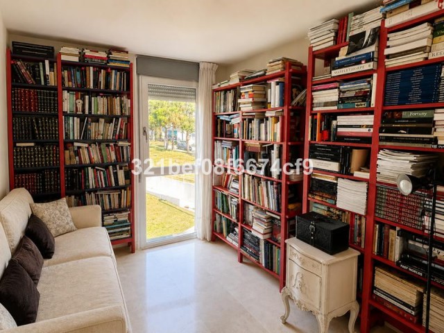 Penthouse avec 3 Chambres  à San Luis de Sabinillas