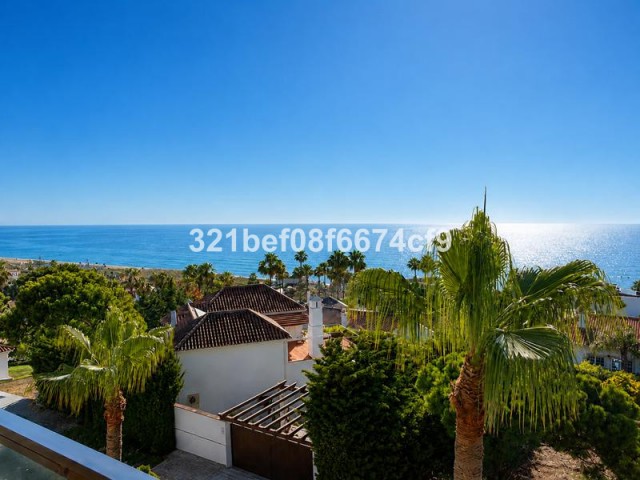 Penthouse avec 3 Chambres  à San Luis de Sabinillas
