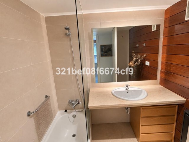 Penthouse avec 3 Chambres  à San Luis de Sabinillas