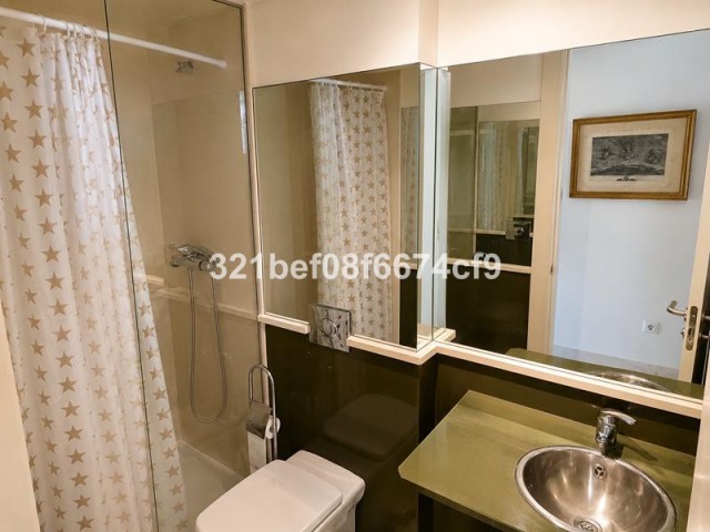 Penthouse avec 3 Chambres  à San Luis de Sabinillas