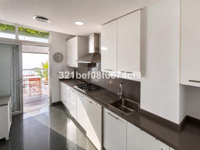 Penthouse avec 3 Chambres  à San Luis de Sabinillas