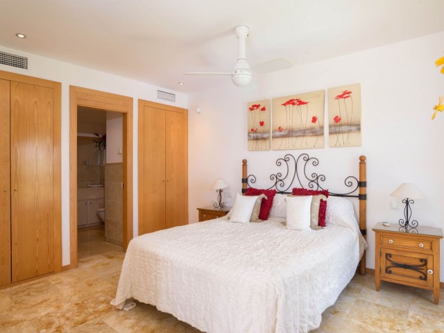Appartement avec 3 Chambres  à Altos de los Monteros
