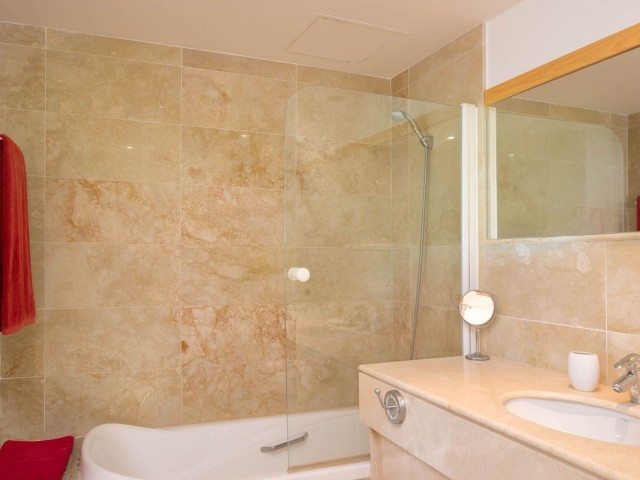 Appartement avec 3 Chambres  à Altos de los Monteros