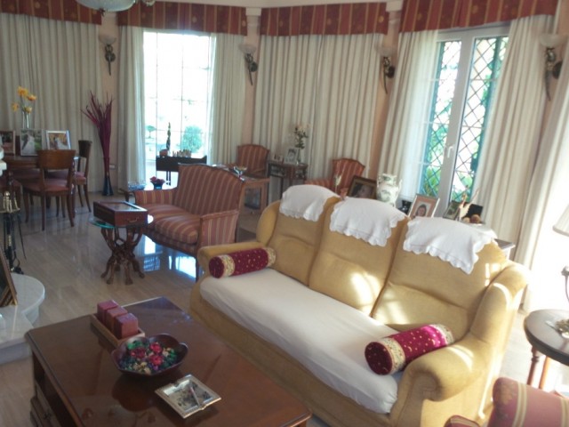 Villa avec 5 Chambres  à Alhaurín de la Torre