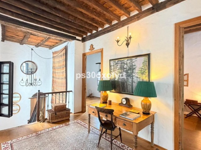 Maison mitoyenne avec 4 Chambres  à Casares Pueblo