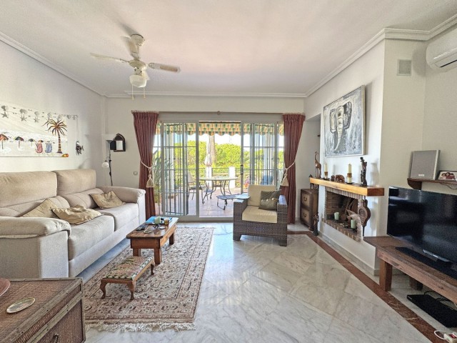 2 Bedrooms Townhouse in Cabopino