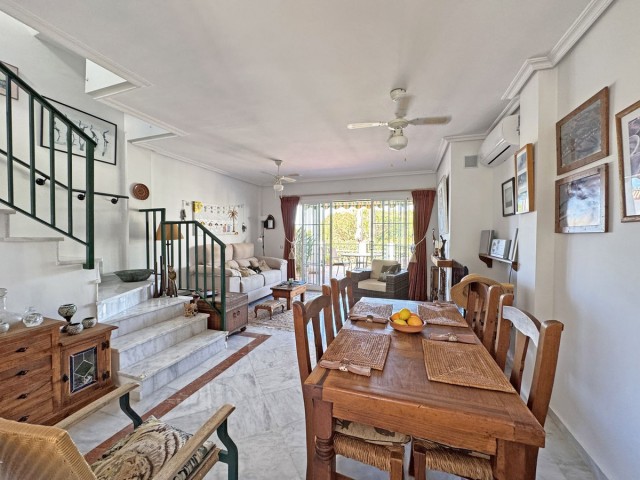 2 Bedrooms Townhouse in Cabopino