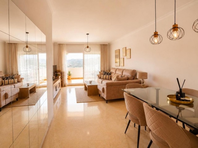 2 Bedrooms Apartment in Elviria
