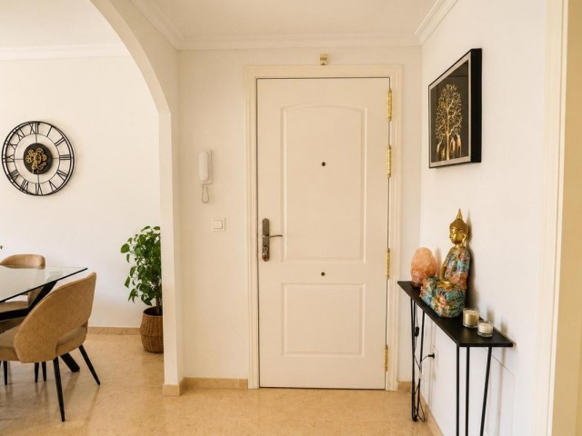 2 Bedrooms Apartment in Elviria