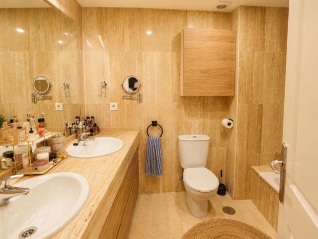 2 Bedrooms Apartment in Elviria