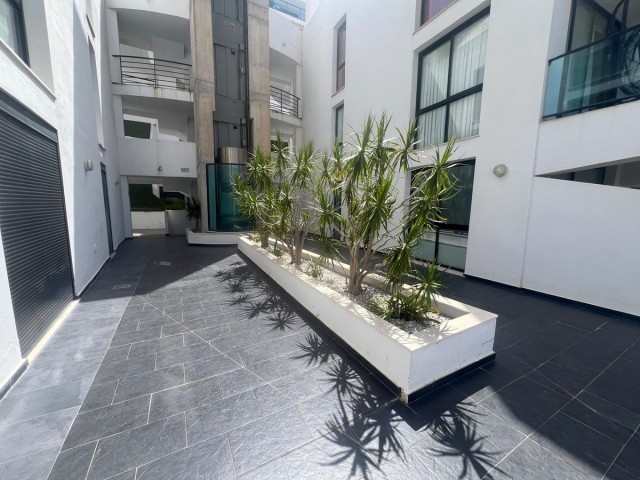 Penthouse, Riviera del Sol, R5461687
