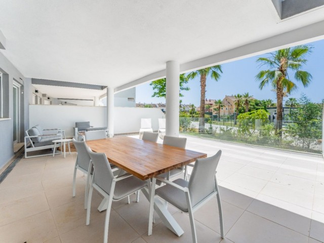 Apartment, La Duquesa, R5472475