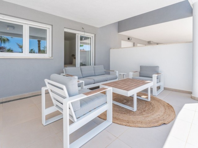 Apartment, La Duquesa, R5472475