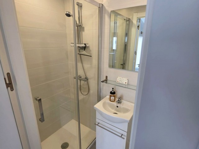 Penthouse avec 2 Chambres  à Los Boliches