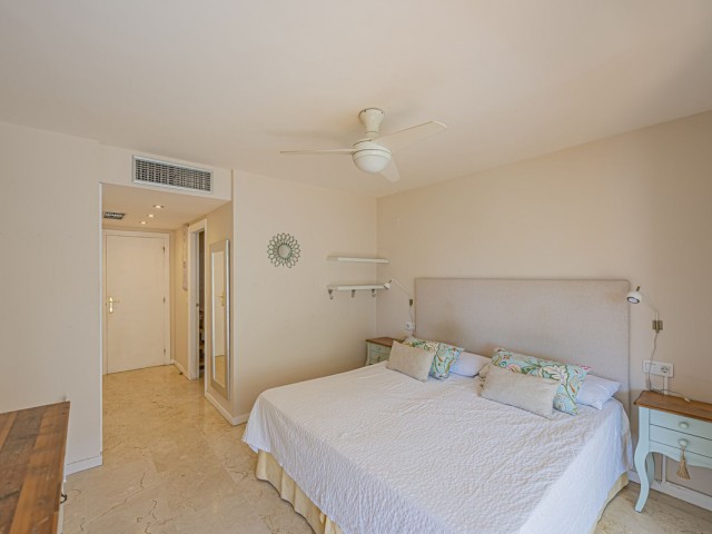 Apartamento con 2 Dormitorios  en Guadalmina Alta