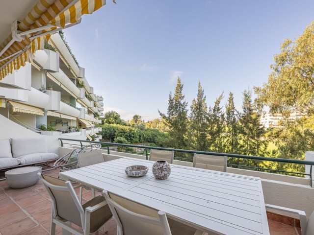 Apartamento, Guadalmina Alta, R5498821