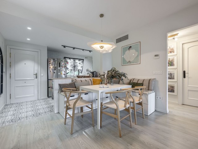 Apartamento con 2 Dormitorios  en Guadalmina Alta