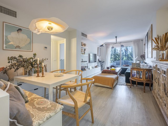 Apartamento con 2 Dormitorios  en Guadalmina Alta