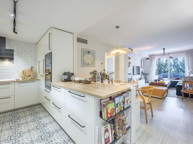 Apartamento con 2 Dormitorios  en Guadalmina Alta