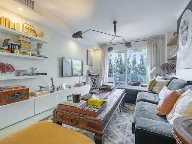 Apartamento con 2 Dormitorios  en Guadalmina Alta