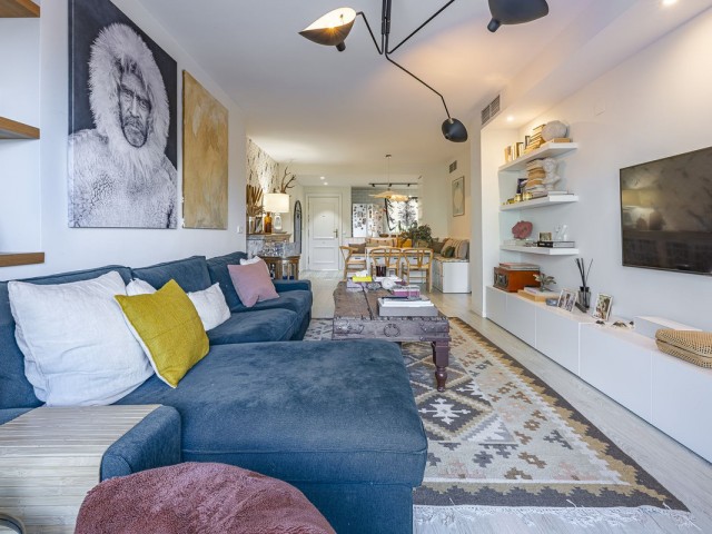 Apartamento con 2 Dormitorios  en Guadalmina Alta