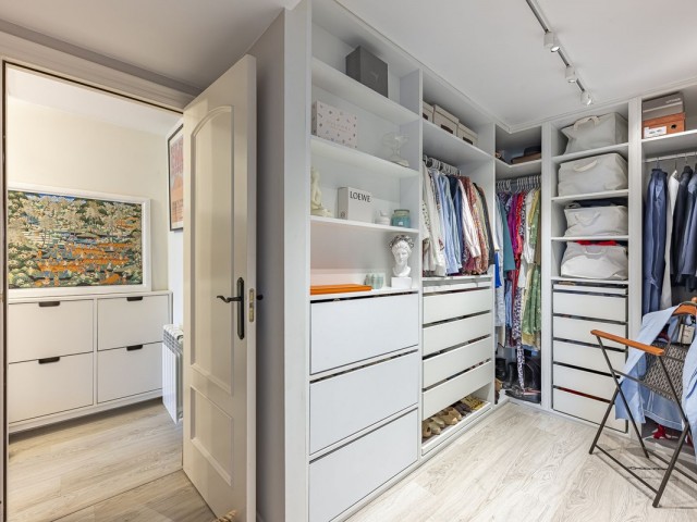 Apartamento con 2 Dormitorios  en Guadalmina Alta